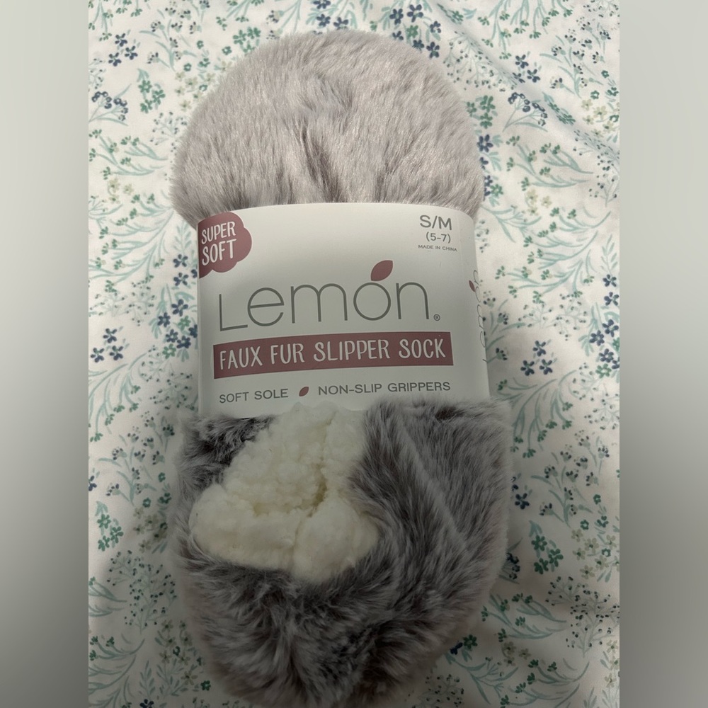 NWT S/M Lemon Gray and White Plush Hosiery Socks